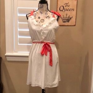 NWT white dress. Size medium.